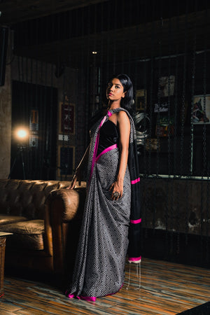 Artistic Black Paithani Silk Saree With Snappy Blouse Piece – TULIP DESIGNER