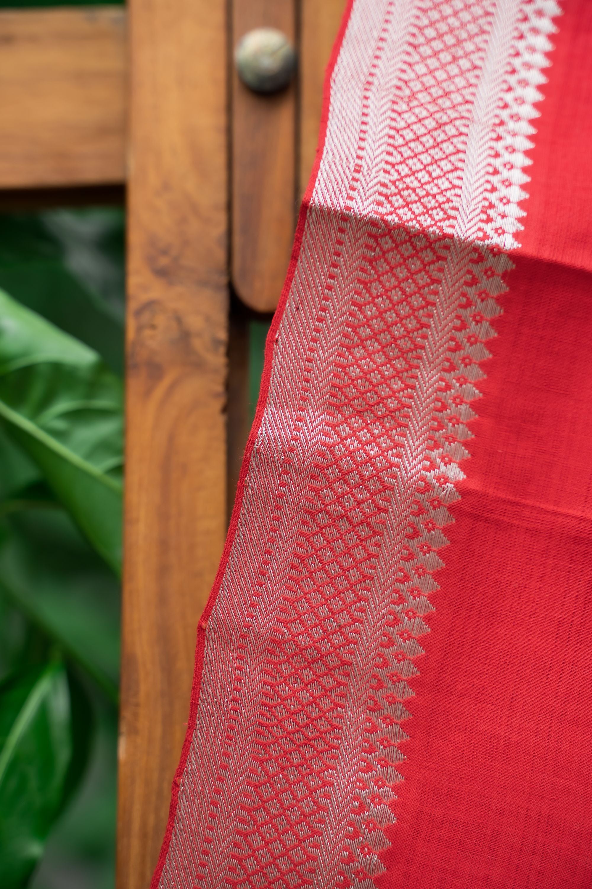 Mangalagiri Cotton Silver Nizam Border Saree - Red
