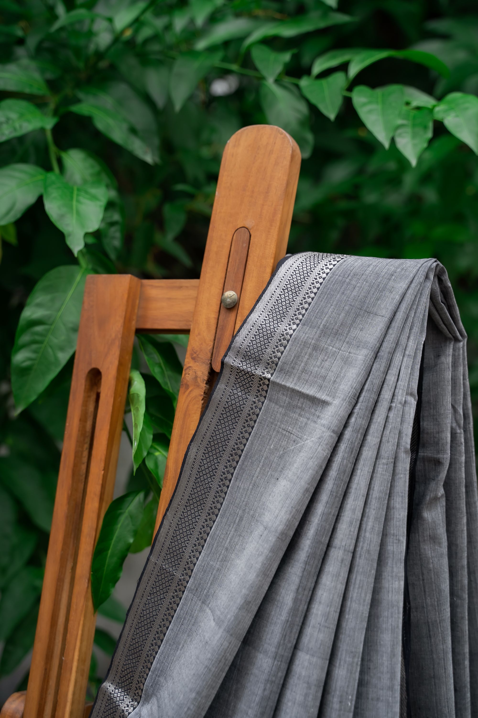 Mangalagiri Cotton Silver Nizam Border Saree - Grey